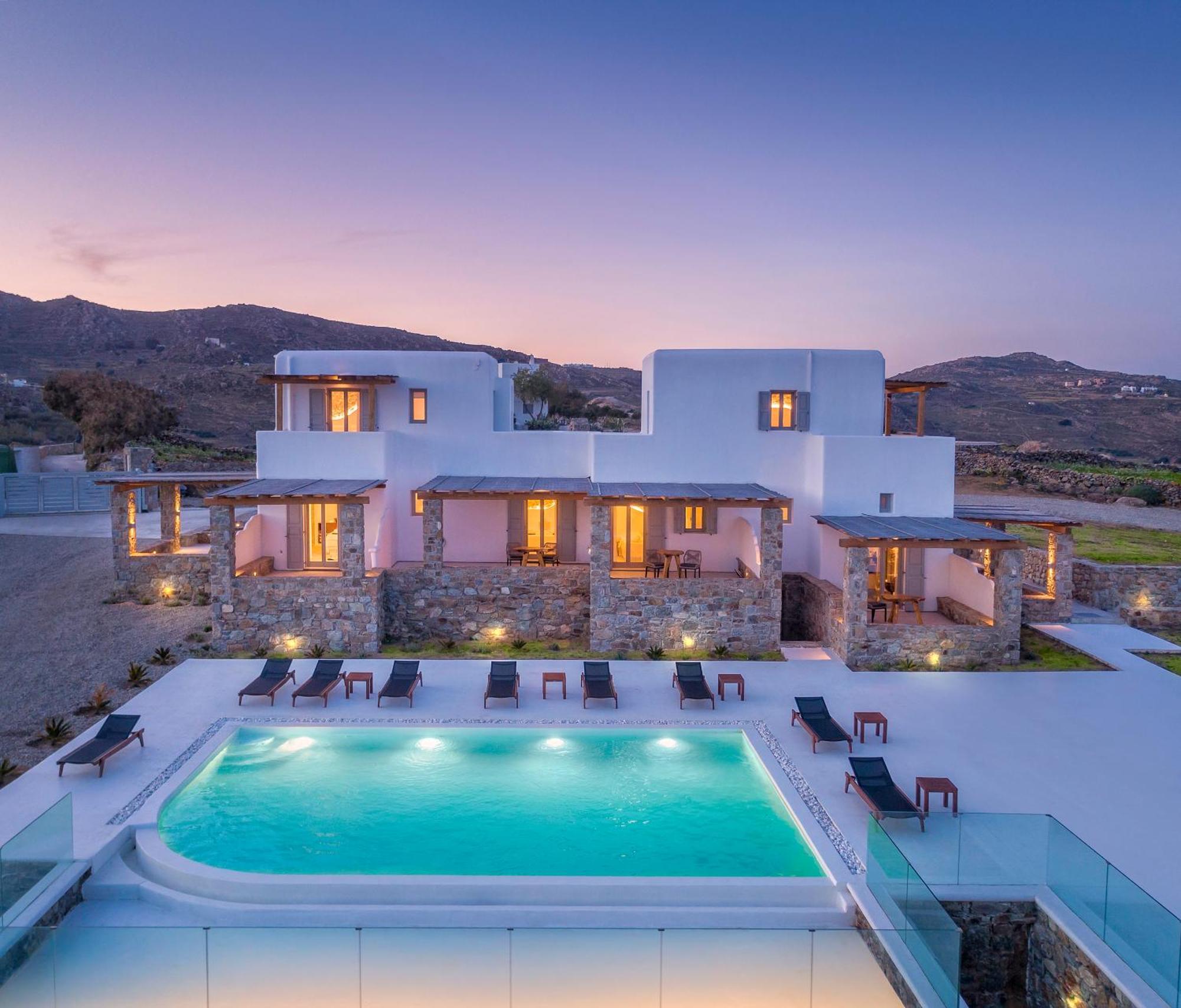 Legendary 4* Mykonos Town